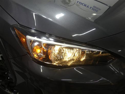 Used 2023 Subaru Crosstrek 2.0i Premium image 14