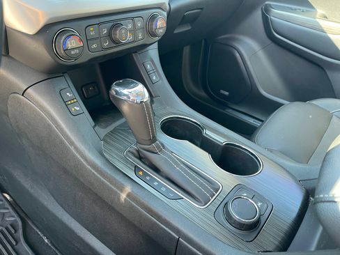 Used 2019 GMC Acadia SLT FWD image 15