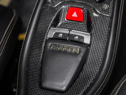 Used 2011 Ferrari 458 Italia Coupe RWD image 40