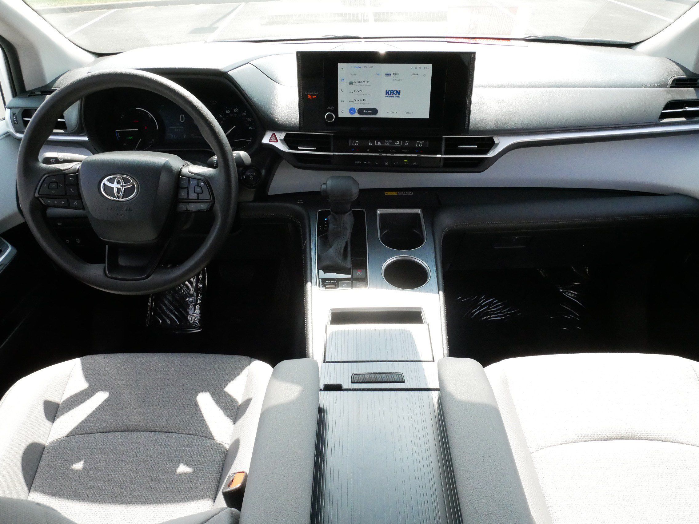 Certified 2026 Toyota Sienna LE FWD image 10
