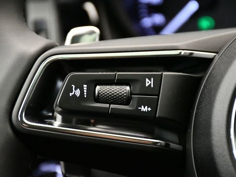 Certified 2025 Porsche Macan image 27