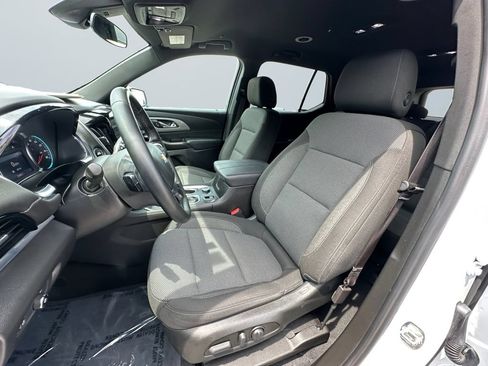 Used 2023 Chevrolet Traverse LT FWD image 9