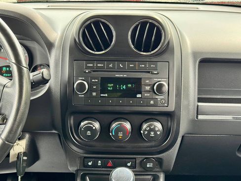 Used 2010 Jeep Patriot Latitude AWD/4WD image 18