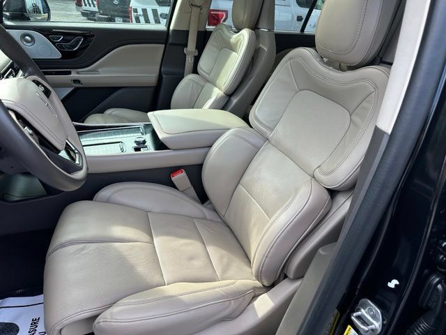 Used 2023 Lincoln Aviator Reserve w/ Equipment Group 201A AWD/4WD image 24
