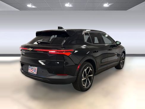 Used 2025 Chevrolet Equinox EV LT FWD image 8
