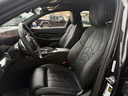 Used 2024 BMW 530i image 25