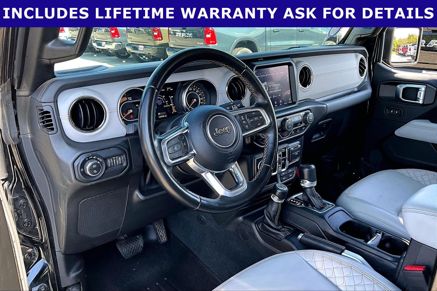 Used 2022 Jeep Gladiator Overland AWD/4WD image 11
