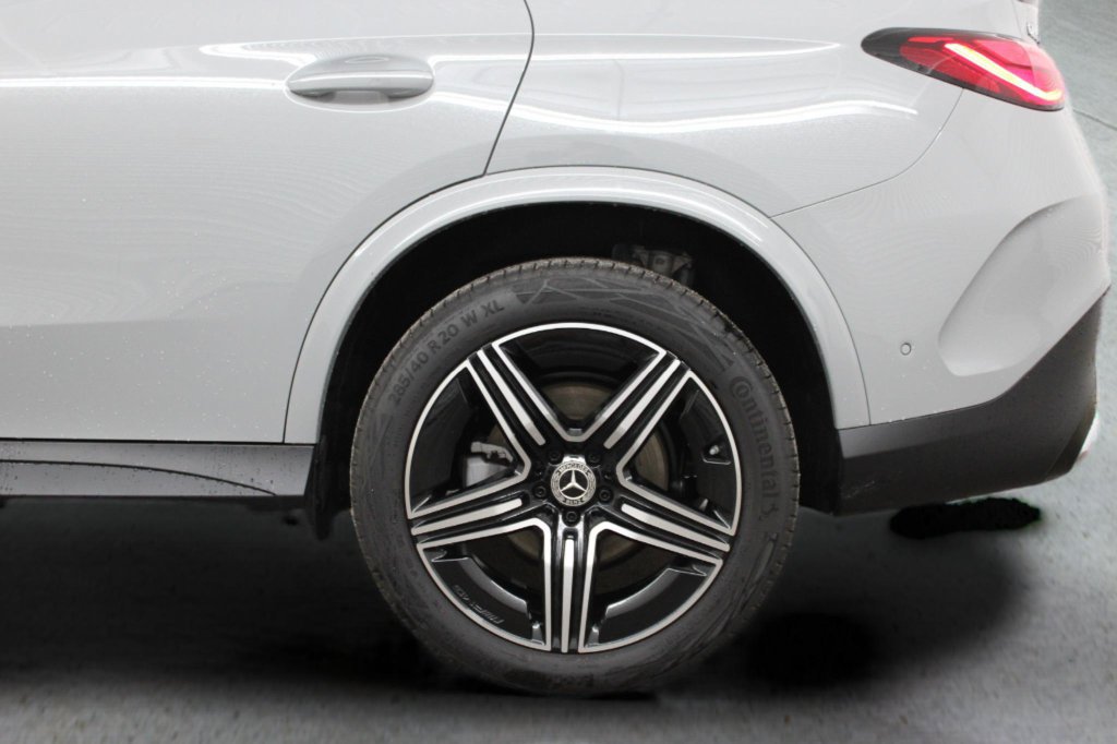 Used 2026 Mercedes-Benz GLC 300 4MATIC image 8