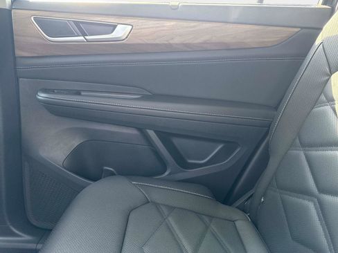 New 2026 Volkswagen Atlas SE image 10