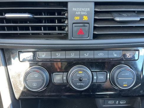 Used 2024 Volkswagen Jetta SE image 18