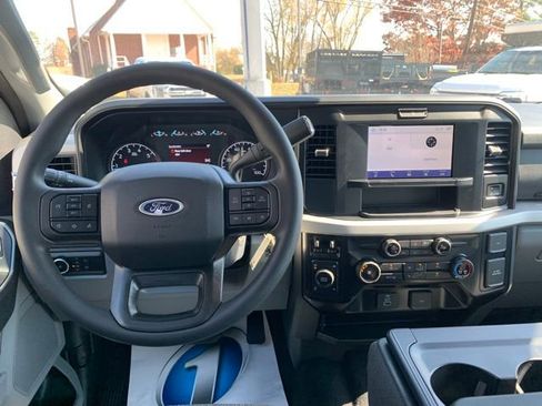 New 2026 Ford F250 XLT w/ FX4 Off-Road Package AWD/4WD image 9
