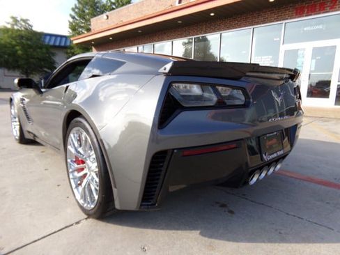 Used 2016 Chevrolet Corvette Z06 w/ 3LZ Preferred Equipment Group RWD image 7