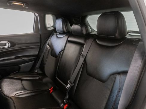 Used 2025 Jeep Compass Trailhawk AWD/4WD image 25