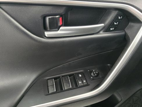 Used 2023 Toyota RAV4 Limited AWD/4WD image 28