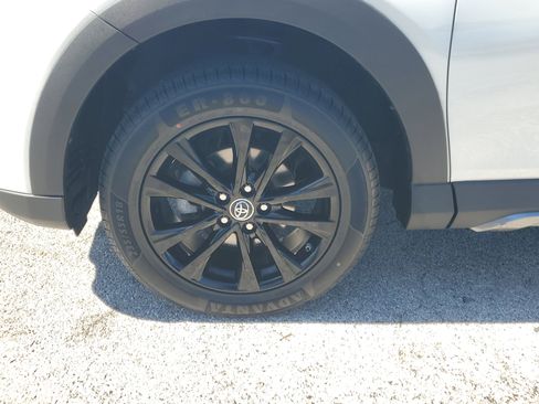 Used 2018 Toyota RAV4 Adventure image 5