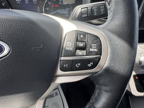 Certified 2024 Ford Explorer XLT RWD image 10