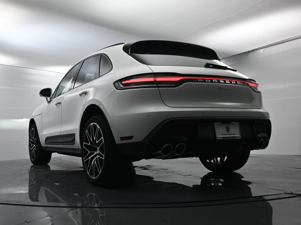 Certified 2026 Porsche Macan AWD/4WD image 26