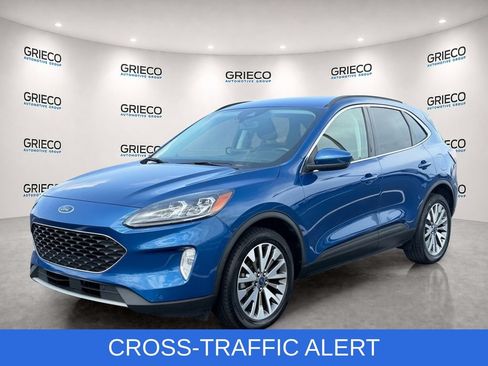 Used 2022 Ford Escape Titanium AWD/4WD image 3