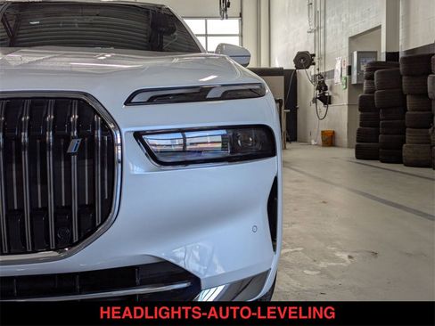 New 2025 BMW i7 eDrive50 w/ Premium Package image 9