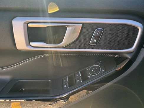 Used 2021 Ford Explorer ST image 17