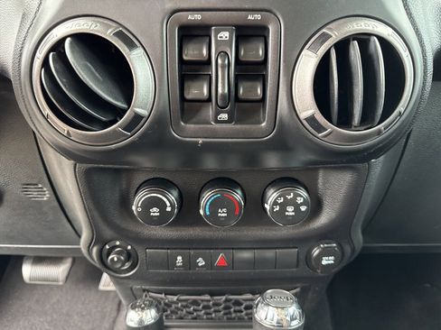 Used 2014 Jeep Wrangler Unlimited Sport w/ Quick Order Package 24S image 30