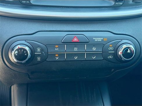 Used 2020 Kia Sorento L image 33