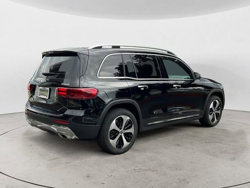 Used 2025 Mercedes-Benz GLB 250 4MATIC image 5