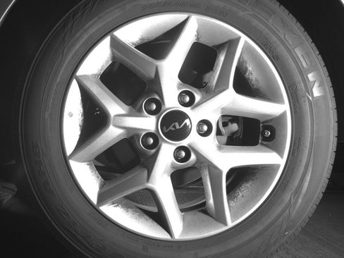 Used 2025 Kia Soul LX w/ LX Technology Package FWD image 21