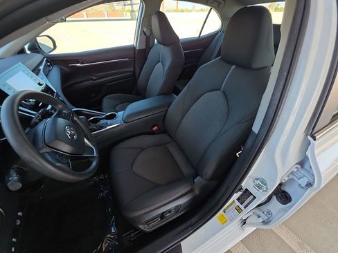 Used 2023 Toyota Camry LE image 19