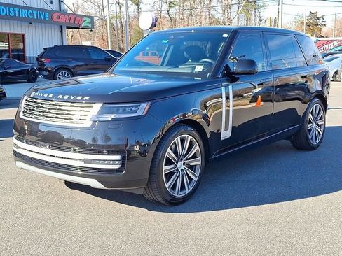 Used 2025 Land Rover Range Rover Long Wheelbase Autobiography image 3