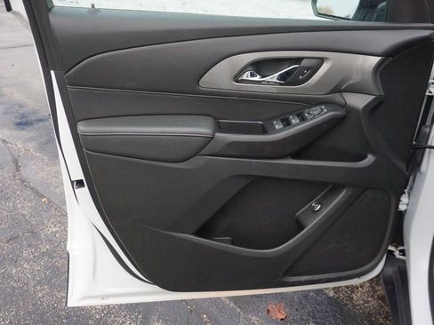 Certified 2023 Chevrolet Traverse LT w/ LPO, Floor Liner Package image 24