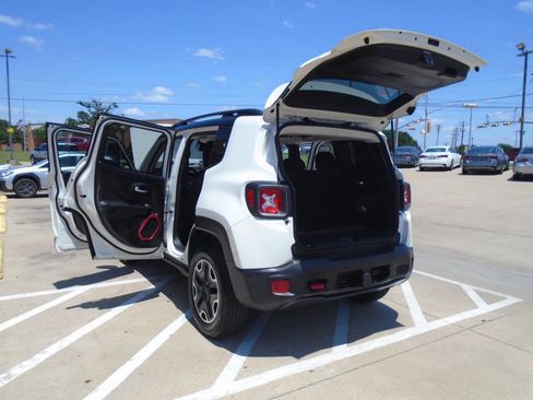 Used 2016 Jeep Renegade Trailhawk AWD/4WD image 24