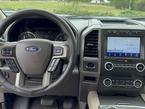 Used 2020 Ford Expedition XLT w/ Equipment Group 202A AWD/4WD image 11