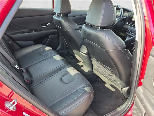 Used 2022 Hyundai Elantra Limited FWD image 19