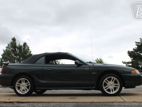 Used 1998 Ford Mustang GT RWD image 28