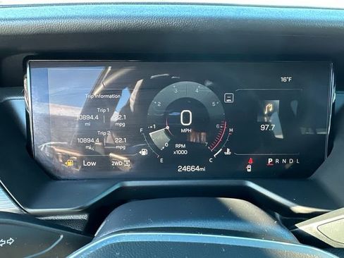 Used 2025 GMC Acadia Elevation image 28