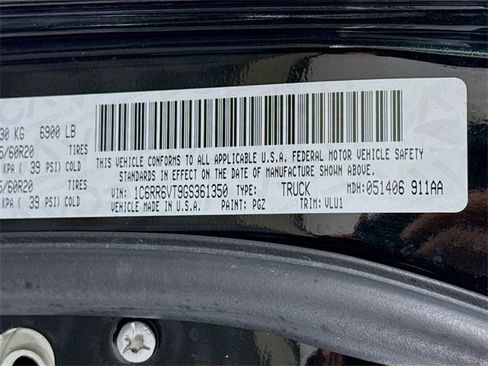 Used 2016 RAM 1500 Laramie w/ Convenience Group image 31