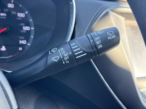 Used 2023 Chevrolet TrailBlazer LT FWD image 11
