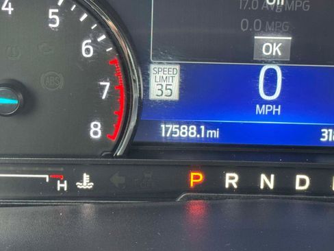 Used 2022 Ford Explorer XLT w/ Equipment Group 202A image 26