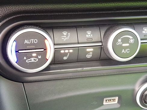 Used 2022 Alfa Romeo Stelvio Veloce image 26