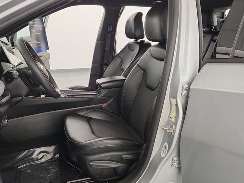 Used 2024 Jeep Compass Latitude AWD/4WD image 14