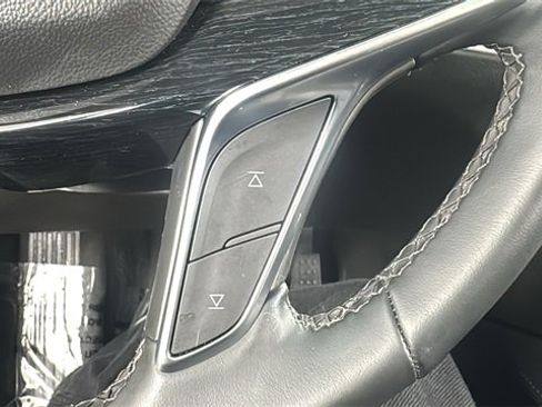 Used 2025 Cadillac XT5 Premium Luxury image 24