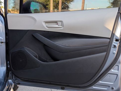 Used 2025 Toyota Corolla LE image 19