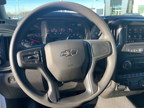 Used 2025 Chevrolet Silverado 1500 Custom Trail Boss w/ Turbomax Blackout Package AWD/4WD image 16