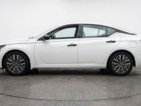 Used 2025 Nissan Altima 2.5 SV image 5
