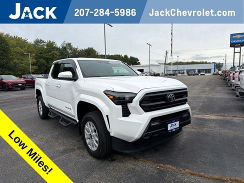 Used 2024 Toyota Tacoma SR5 AWD/4WD image 1