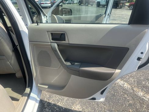 Used 2008 Ford Focus SE FWD image 32