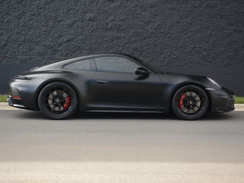 Certified 2025 Porsche 911 Carrera GTS RWD image 8