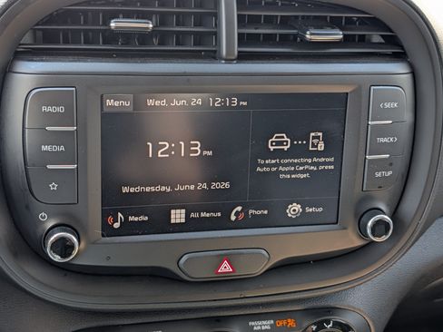 Certified 2025 Kia Soul LX w/ LX Technology Package FWD image 22