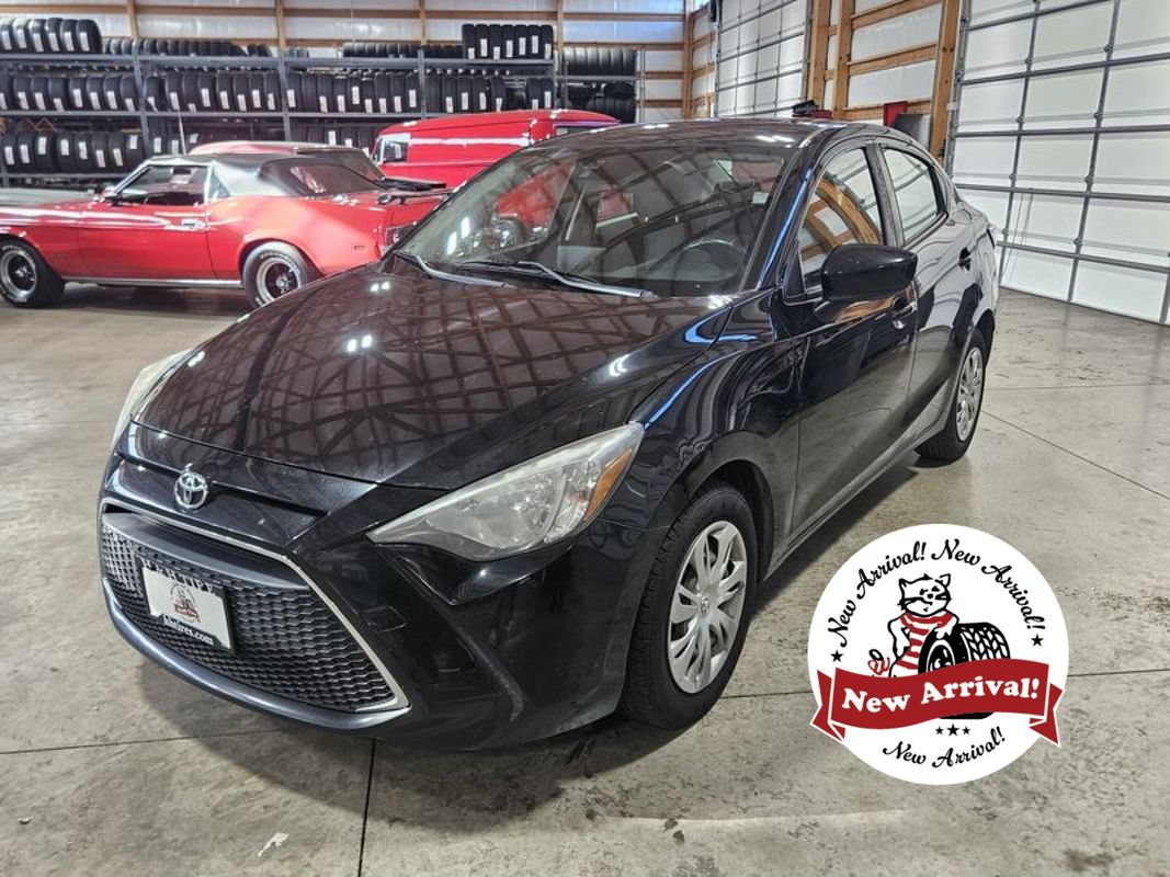 Used 2019 Toyota Yaris L FWD image 1